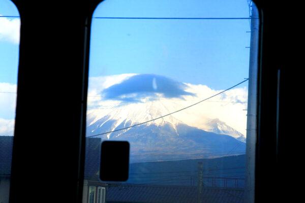列車から見える富士山